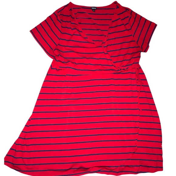 Torrid Wrap Dress Short Sleeve Red Black Striped Size 4X - Picture 1 of 4